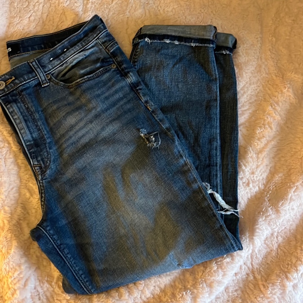 EXPRESS Mom Jean Distressed